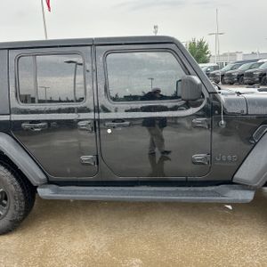 صورة 9 لـ 2022 JEEP WRANGLER UNLIMITED SPORT ALTITUDE