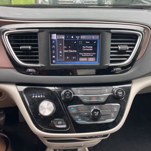 صورة 36 لـ 2023 Chrysler VOYAGER LX
