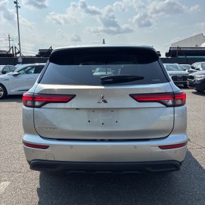 2023 Mitsubishi OUTLANDER ES 照片 7
