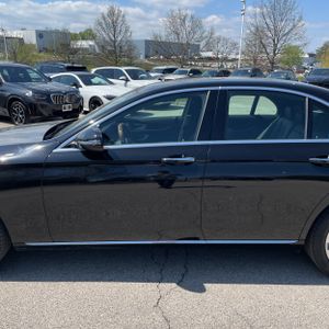 MERCEDES-BENZ E-CLASS - 4