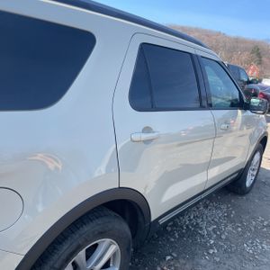 FORD EXPLORER XLT - 9