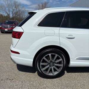 AUDI Q7 45 SE PREMIUM - 9