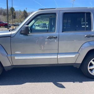 JEEP LIBERTY SPORT - 4