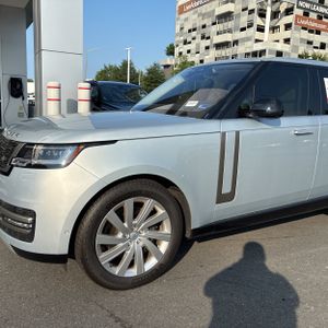 صورة 2 لـ 2023 LAND Rover RANGE ROVER P400 SE
