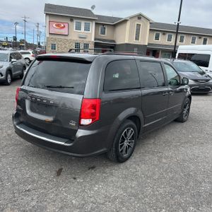 DODGE GRAND CARAVAN R/T - 8