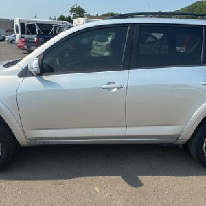 2011 Toyota RAV4 SPORT photo 4