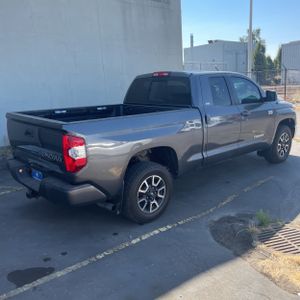 صورة 8 لـ 2017 Toyota TUNDRA SR5