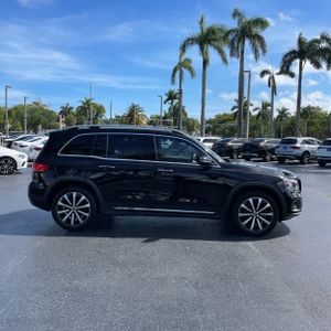 MERCEDES-BENZ GLB - 10