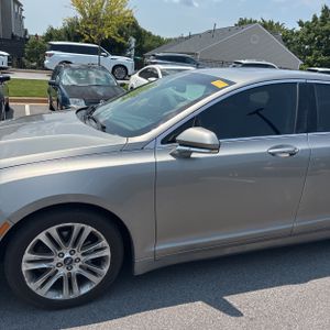 2016 Lincoln MKZ BASE — фото 2