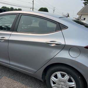صورة 6 لـ 2016 Hyundai ELANTRA SE