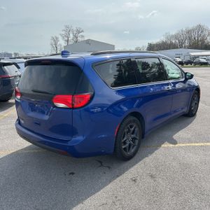 CHRYSLER PACIFICA TOURING-L PLUS - 8