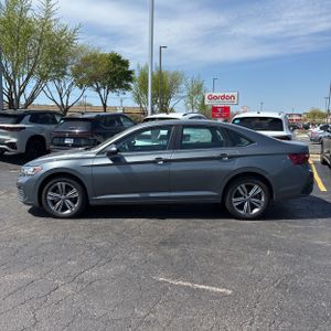 VOLKSWAGEN JETTA SE - 3