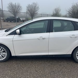 FORD FOCUS TITANIUM - 4