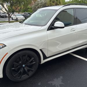 2021 BMW X7 M50I — фото 2