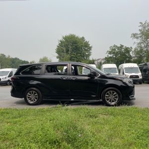 صورة 10 لـ 2021 Toyota SIENNA XLE 8-PASSENGER