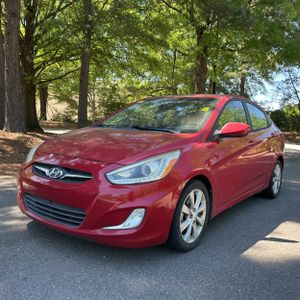 HYUNDAI ACCENT GLS - 1