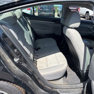 2017 Hyundai ELANTRA SE — миниатюра 35