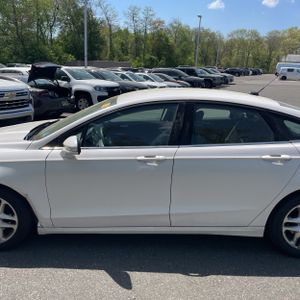 FORD FUSION SE - 4