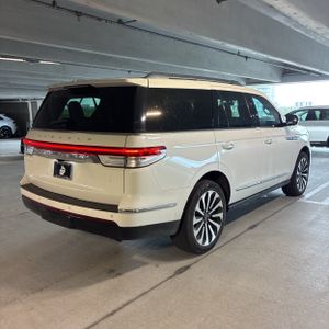 LINCOLN NAVIGATOR RESERVE - 8