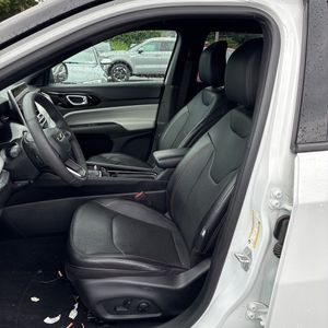 2023 JEEP COMPASS LIMITED thumbnail 32