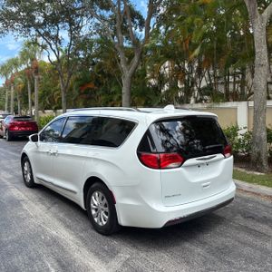صورة 5 لـ 2018 Chrysler PACIFICA TOURING L