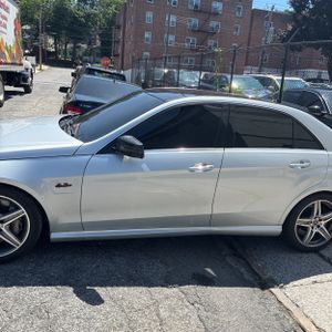2010 Mercedes-BENZ E-CLASS AMG 照片 3