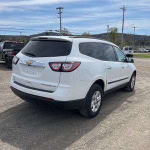 CHEVROLET TRAVERSE LS - 8