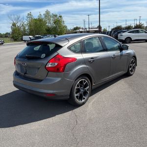 FORD FOCUS SE - 8