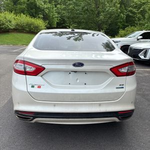 FORD FUSION SE - 7