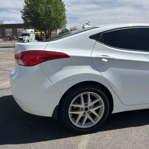 HYUNDAI ELANTRA GLS - 9