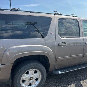 CHEVROLET SUBURBAN LT - 9