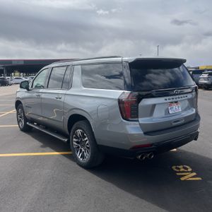 CHEVROLET SUBURBAN Z71 - 5