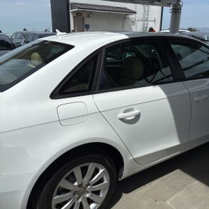 AUDI A4 2.0T PREMIUM - 8