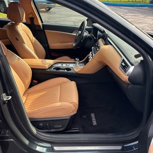 صورة 33 لـ 2022 Genesis G70 2.0T