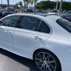 صورة 6 لـ 2023 Mercedes-BENZ C-CLASS AMG