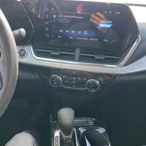 2025 Chevrolet TRAX LT thumbnail 37