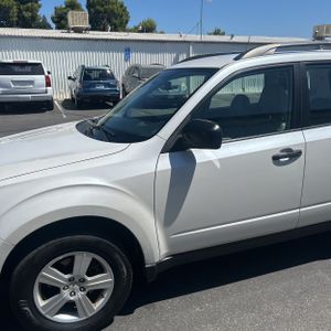 2011 Subaru FORESTER 2.5X — фото 2