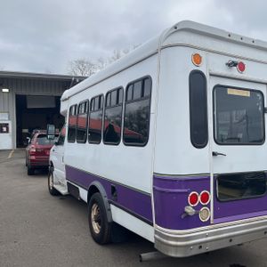 FORD E-350 CUTAWAY - 5