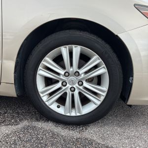 صورة 20 لـ 2014 Lexus ES 350 BASE