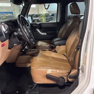 صورة مصغرة 35 لـ 2016 JEEP WRANGLER UNLIMITED SAHARA