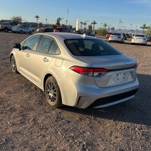 2021 Toyota COROLLA LE photo 5