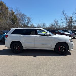 JEEP GRAND CHEROKEE SRT - 10