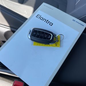 2021 Hyundai ELANTRA SEL — миниатюра 53