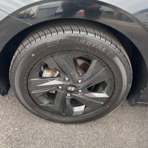 صورة مصغرة 17 لـ 2023 Hyundai ELANTRA SEL