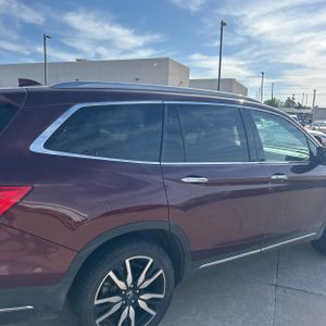 HONDA PILOT TOURING W/REAR CAPTAIN'S CHAIRS - 9