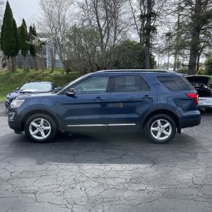 FORD EXPLORER XLT - 3