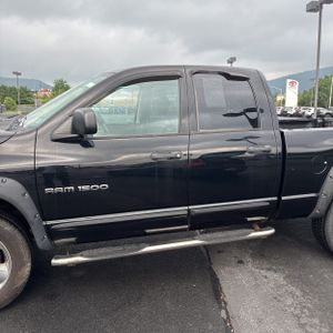 2005 Dodge RAM 1500 SLT/LARAMIE 照片 4