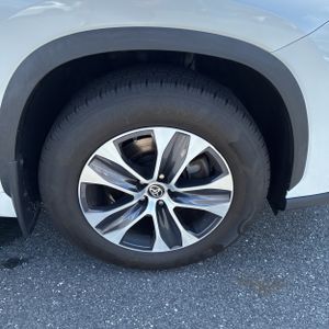 صورة مصغرة 20 لـ 2023 Toyota HIGHLANDER XLE