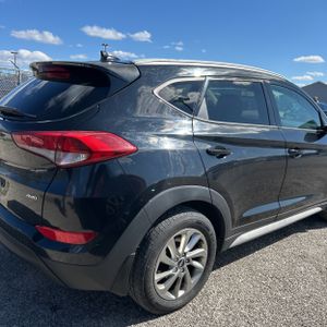 HYUNDAI TUCSON SEL PLUS - 9