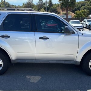 2010 FORD ESCAPE XLT 照片 11